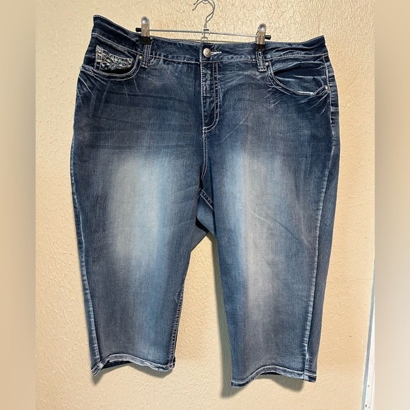 Cato Jean Capris Size 24W Bling Pockets Plus size - Picture 1 of 9